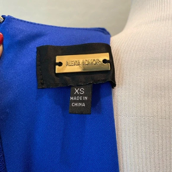 Alexia Admor Elegant Blue Cape Sleeve Dress Size XS - Picture 6 of 9